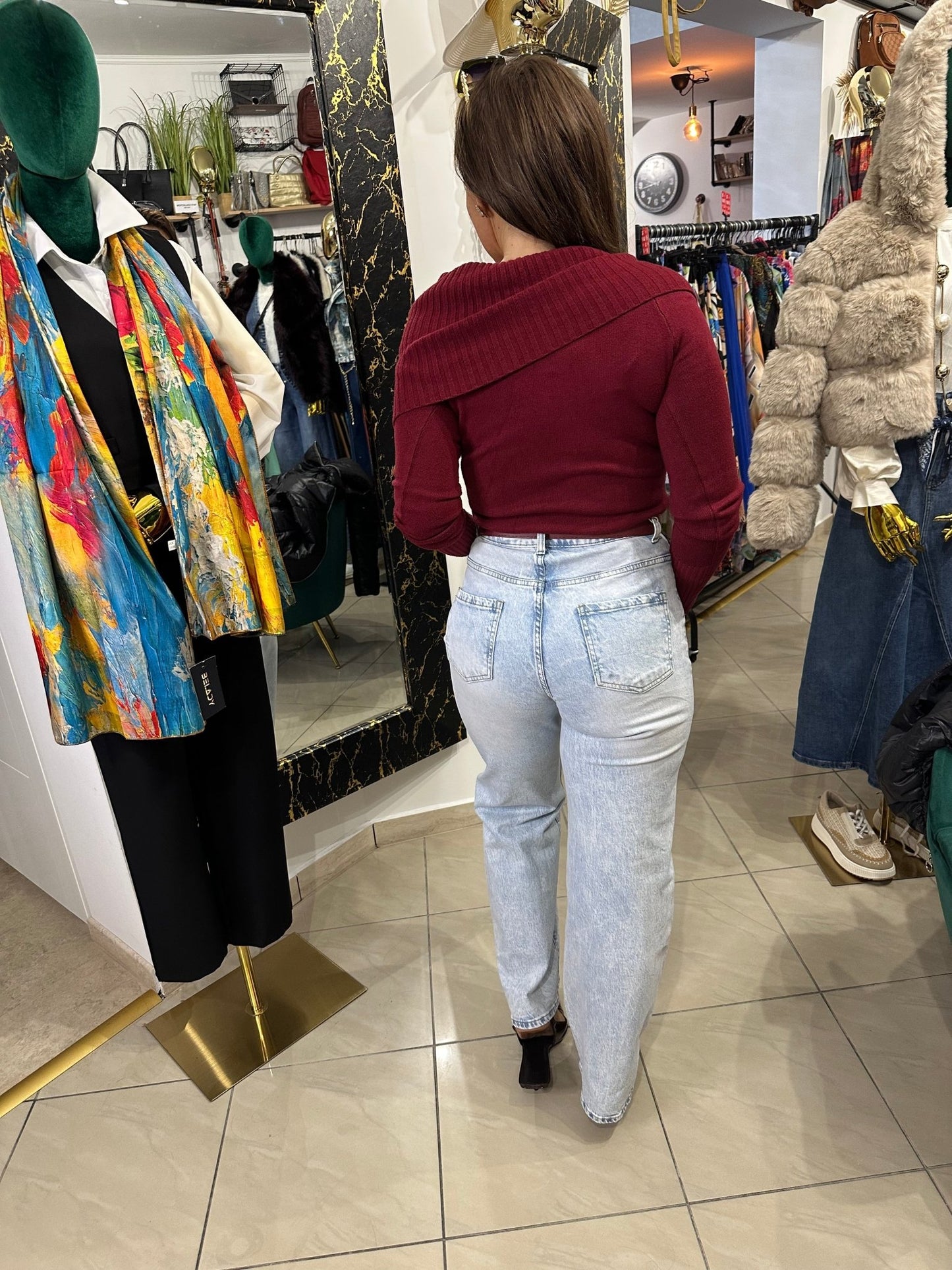 ANETTA bő szárú világos farmer nadrág bordó övvel - BELADY