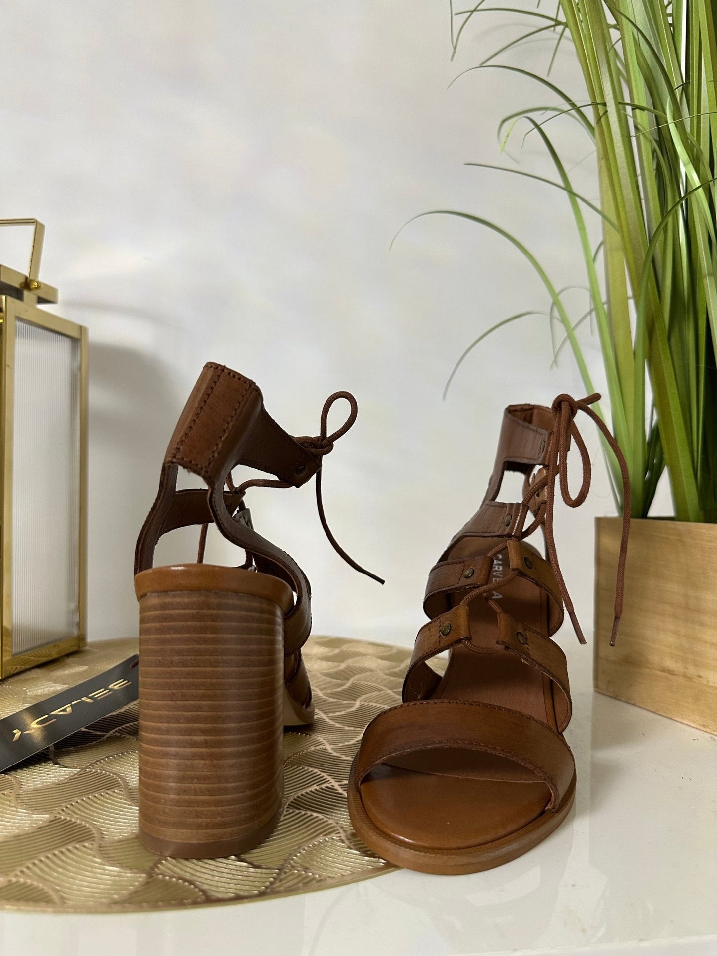 CARVELA barna bőr magas talpú szandál (EU36 - os) - BELADY