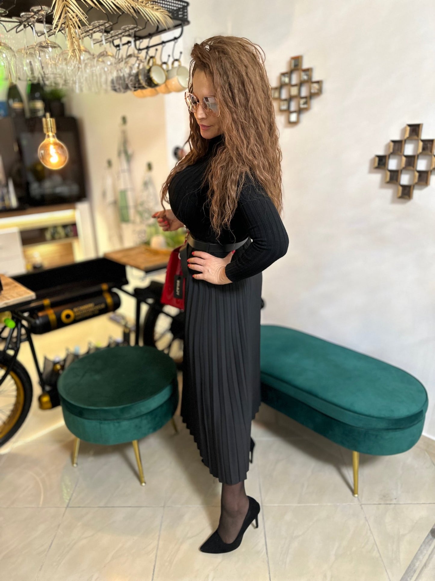 DANIELLA fekete rakott szoknya övvel - BELADY