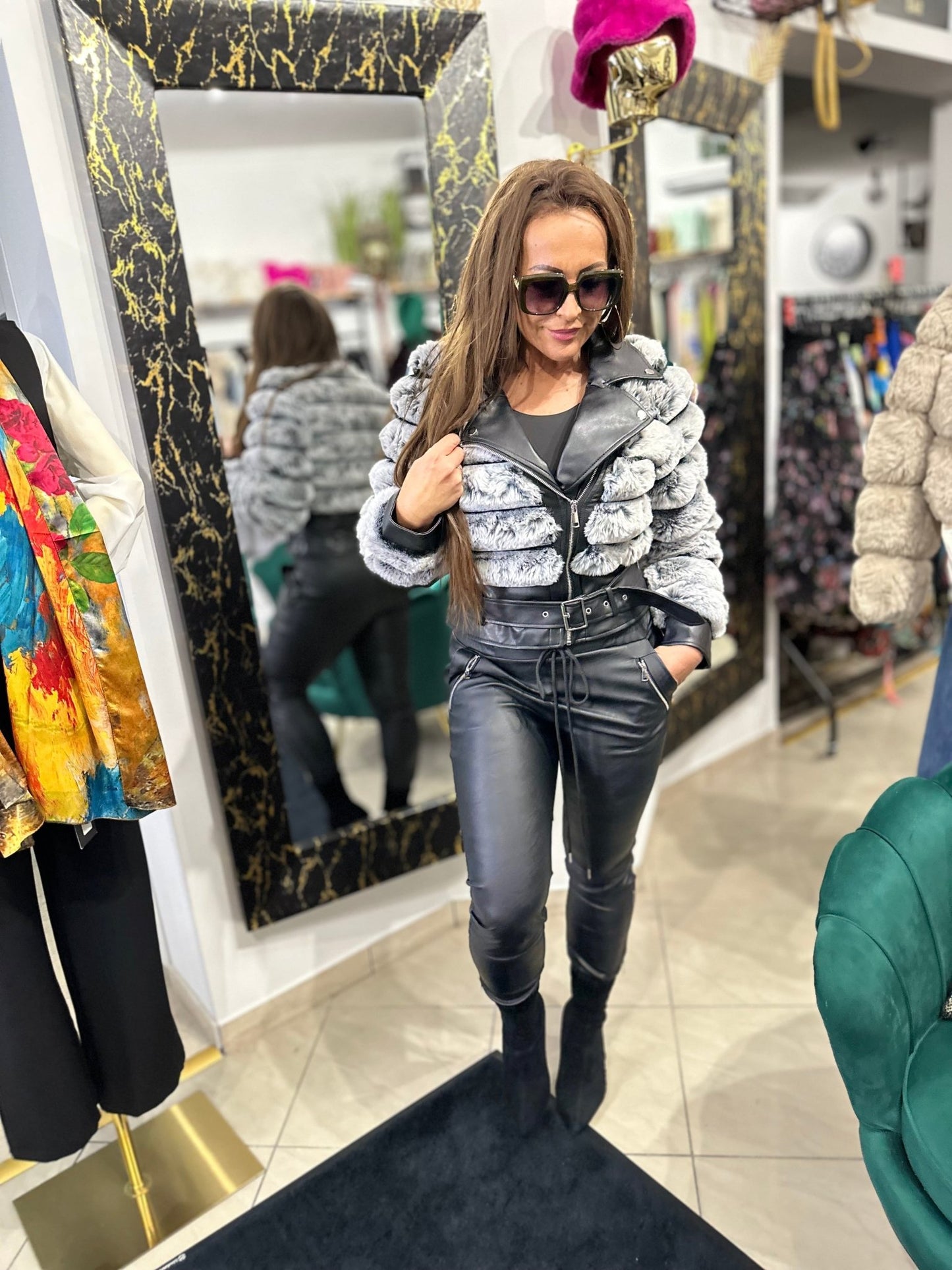 JESSICA fekete műbőr kabát szürke szőrmével - BELADY