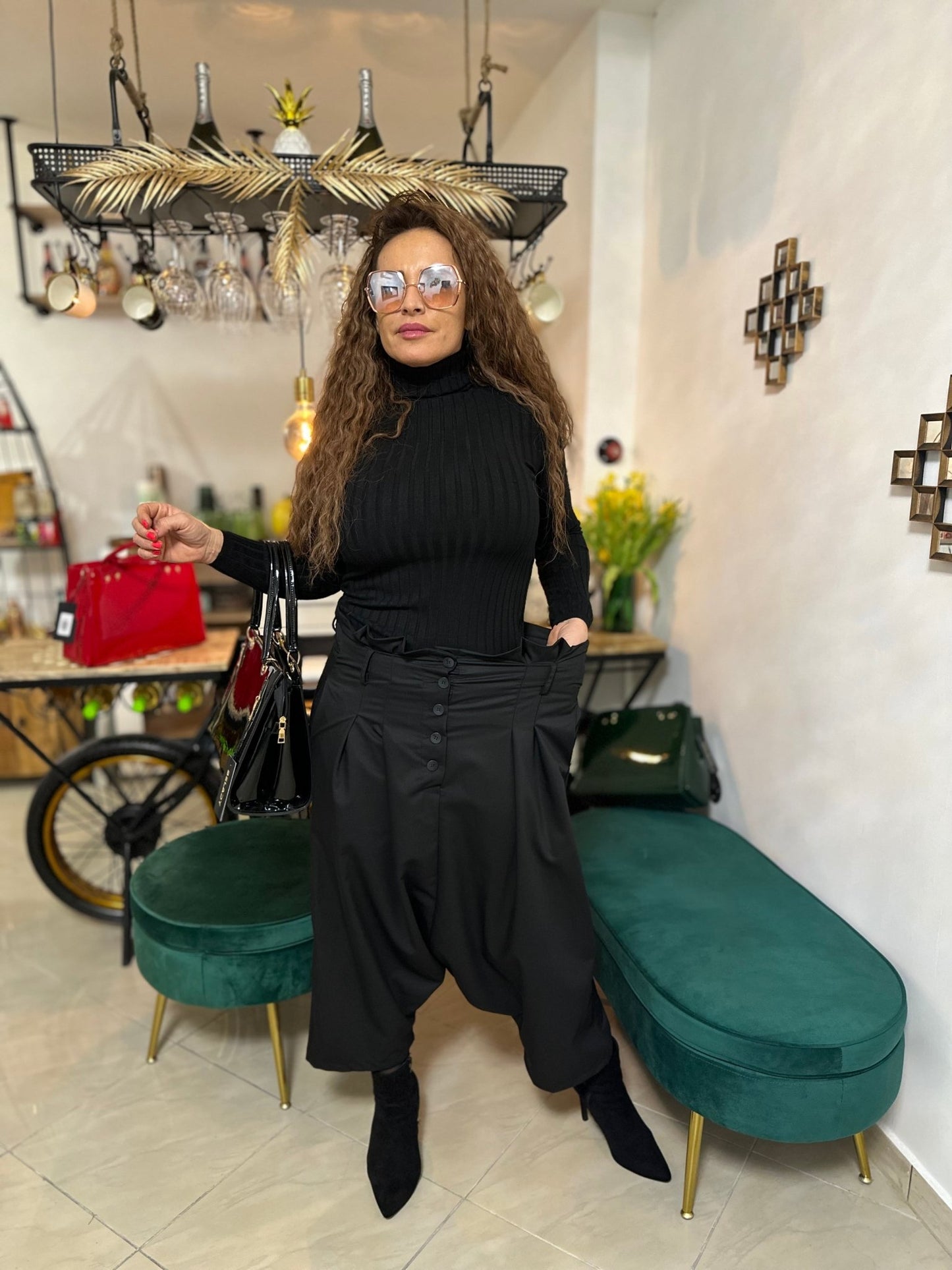 MELISSA bõ fazonú fekete nadrág - BELADY