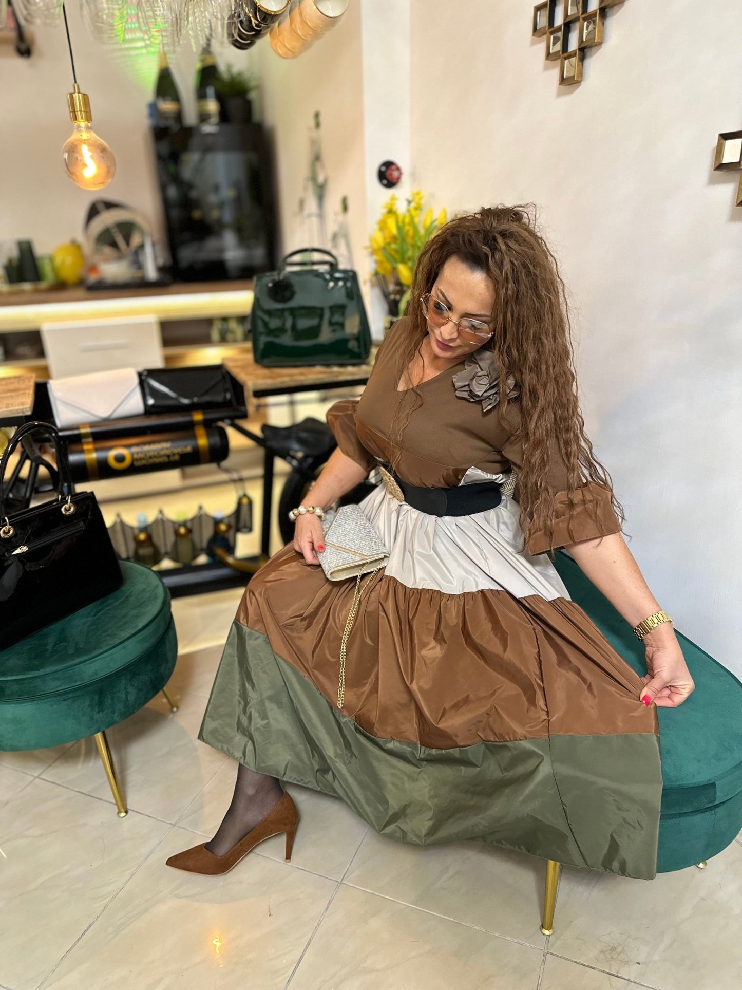 SAMANTHA bézs - barna - khaki elegáns hosszú ruha - BELADY