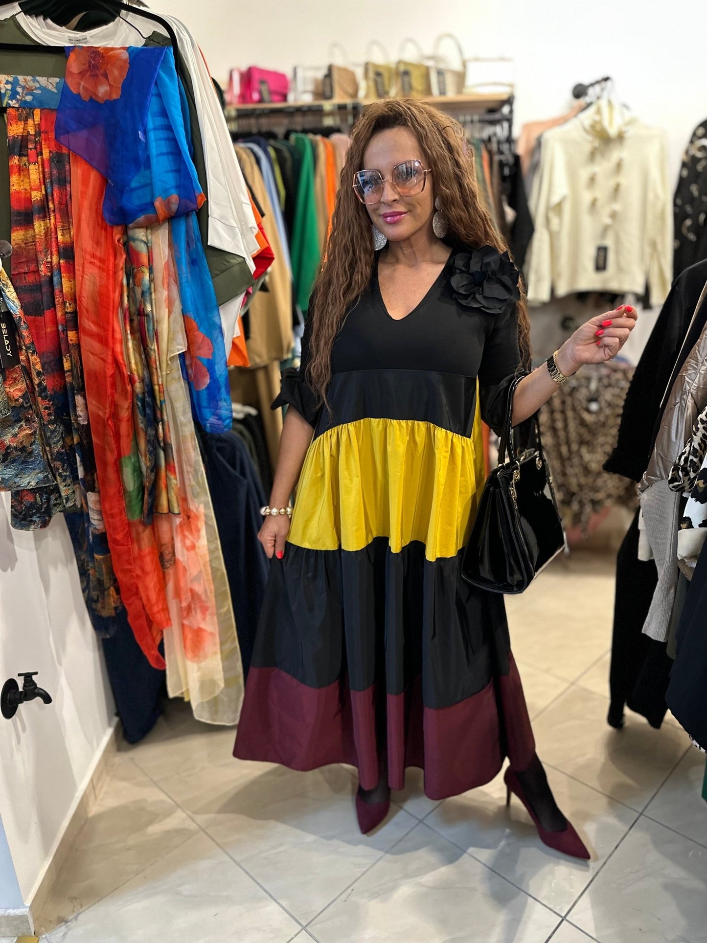 SAMANTHA fekete - sárga - bordó elegáns hosszú ruha - BELADY