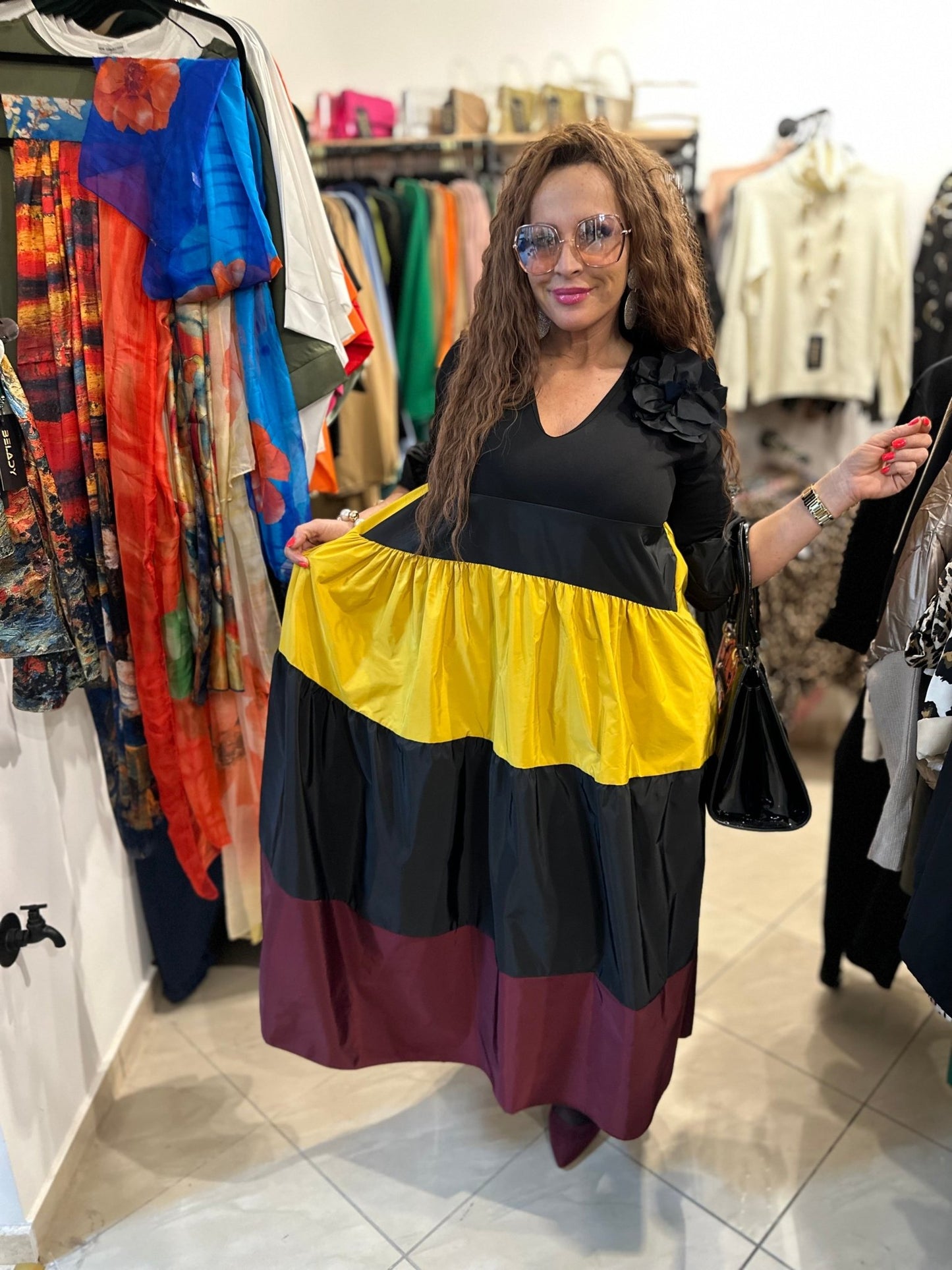 SAMANTHA fekete - sárga - bordó elegáns hosszú ruha - BELADY