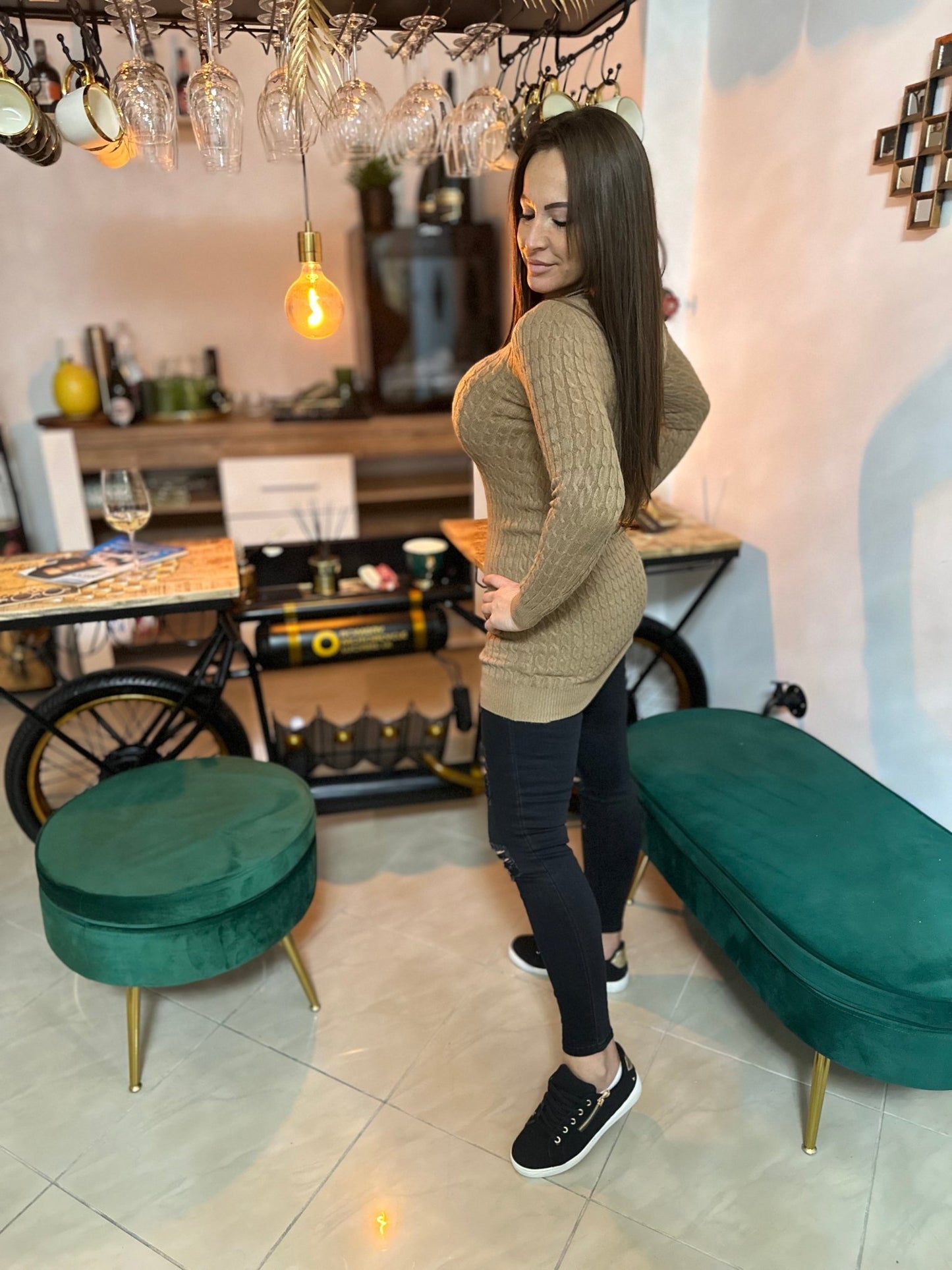 SUZAN barna garbó nyakú hosszított pulóver - BELADY