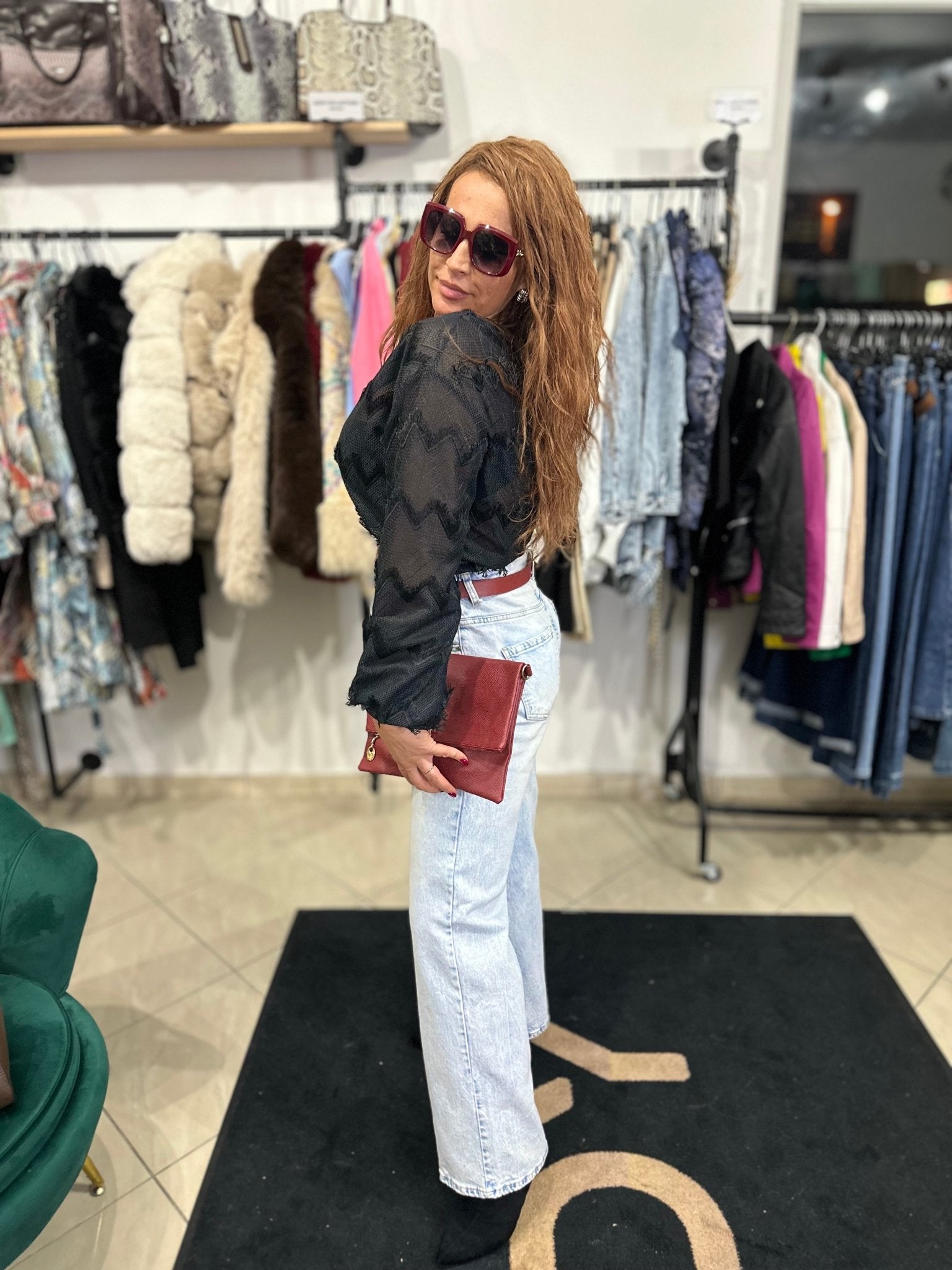 ANETTA bő szárú világos farmer nadrág bordó övvel - BELADY