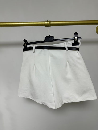 ANI fehér mini szoknya nadrág övvel - BELADY