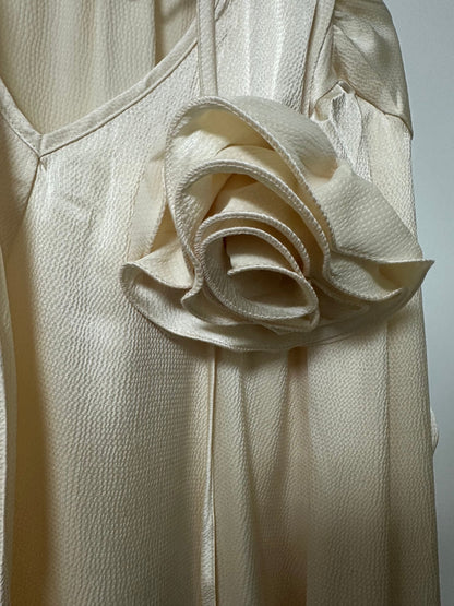 ANNA bézs felső rózsa kitűzővel - BELADY