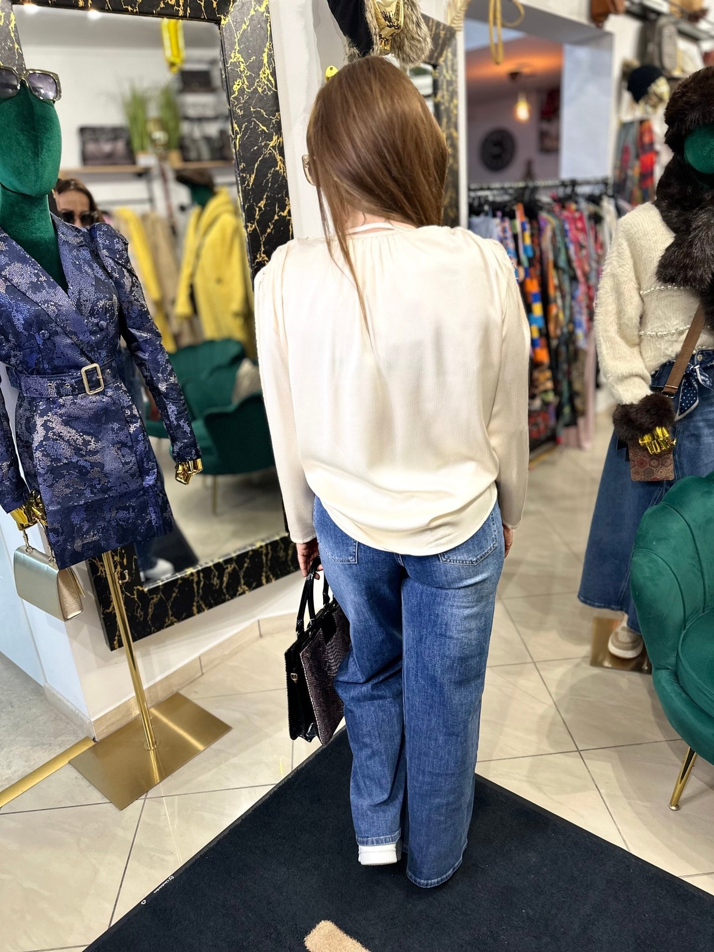 ANNA bézs felső rózsa kitűzővel - BELADY