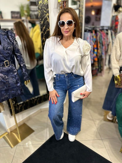 ANNA fehér felső rózsa kitűzővel - BELADY