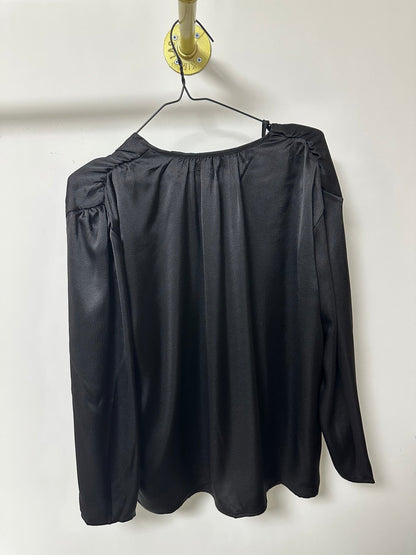 ANNA fekete felső rózsa kitűzővel - BELADY