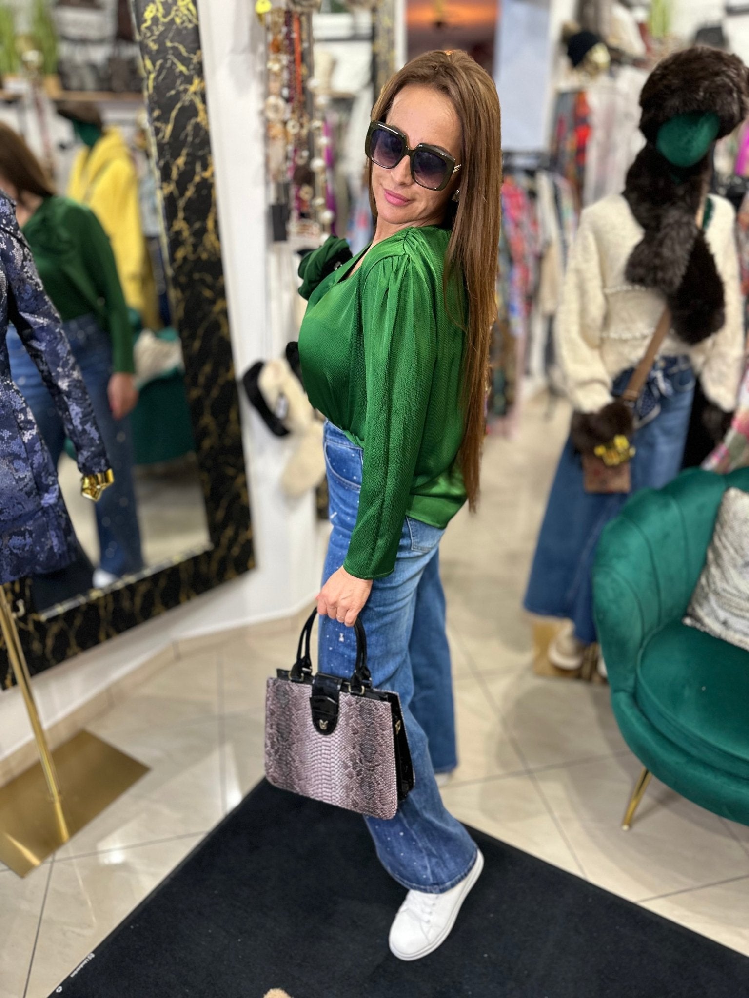 ANNA zöld felső rózsa kitűzővel - BELADY