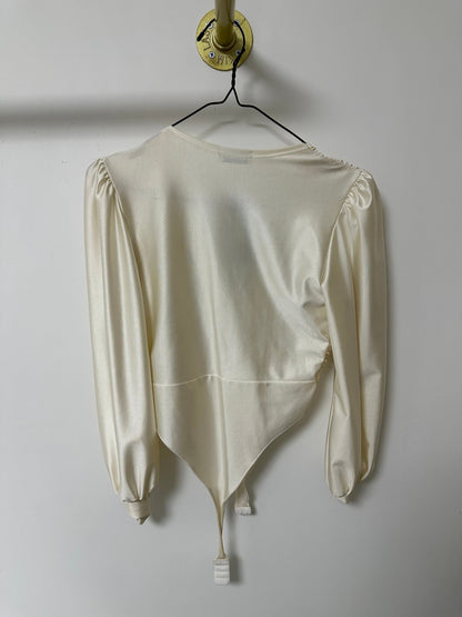 DORIN hosszú bézs, fehér gyöngyház felső / body - BELADY