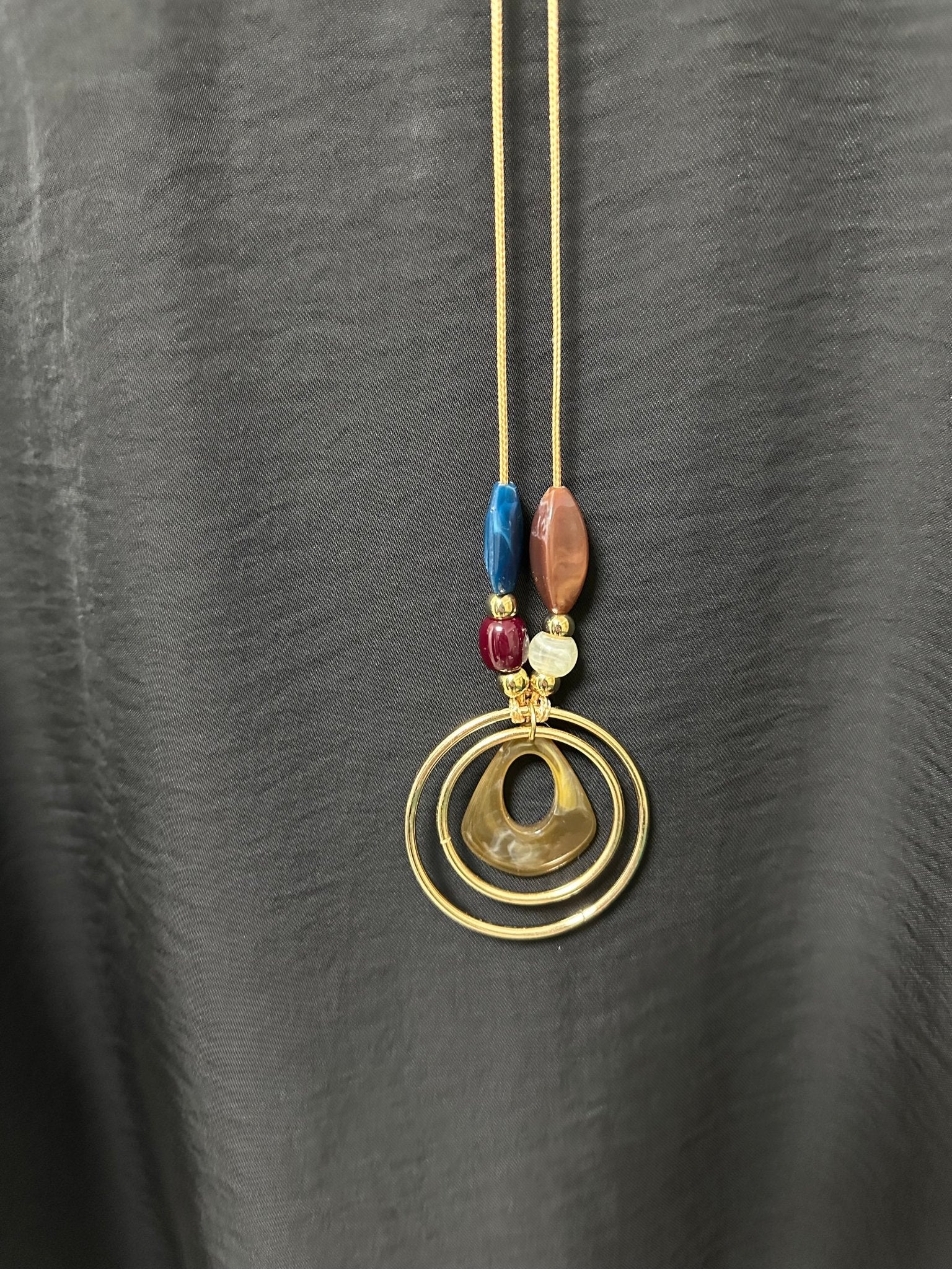 ERA fekete bő felsõ nyakláncal - BELADY