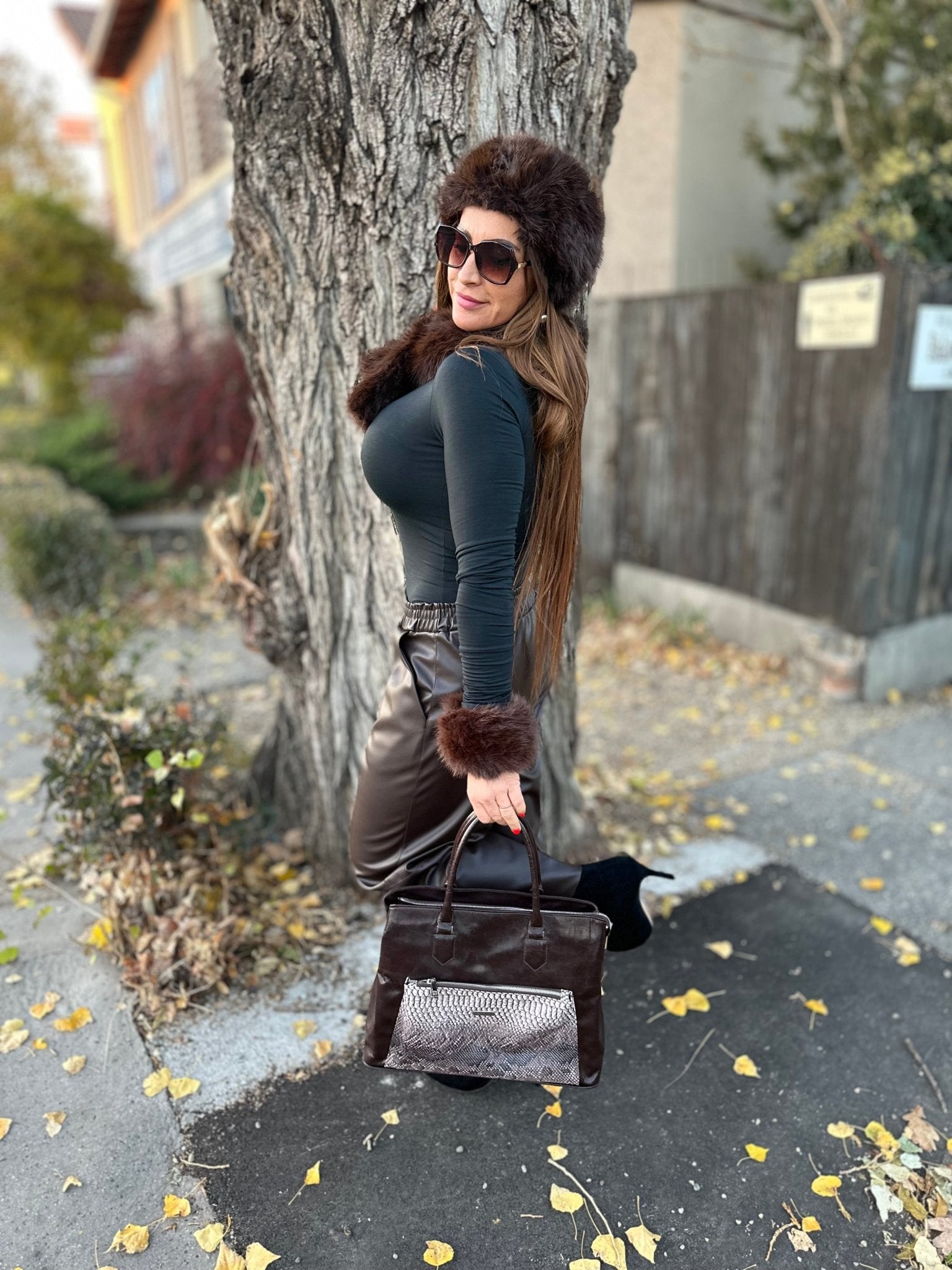 KIRA bõ fazonú baggy barna műbőr nadrág - BELADY