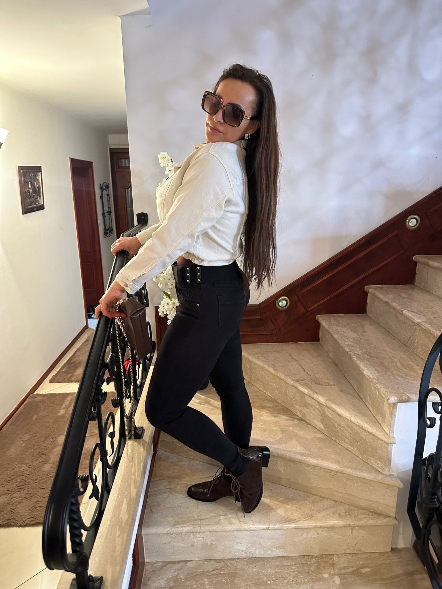 LARISSA fekete skinny elasztikus farmer nadrág övvel - BELADY