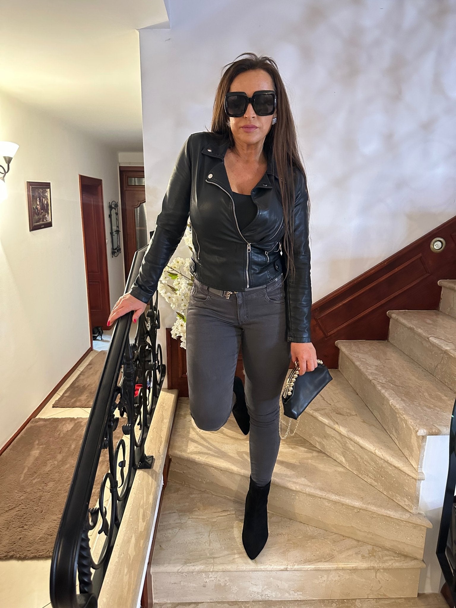 LARISSA sötét szürke skinny elasztikus farmer nadrág övvel - BELADY