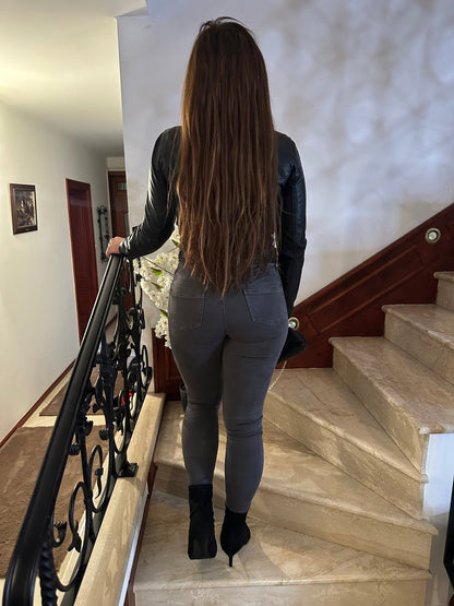 LARISSA sötét szürke skinny elasztikus farmer nadrág övvel - BELADY