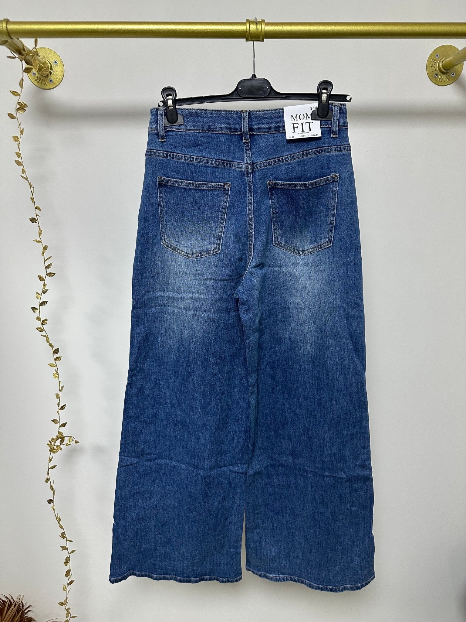 LIZA mom fit bő szárú köves, macis farmer nadrág - BELADY