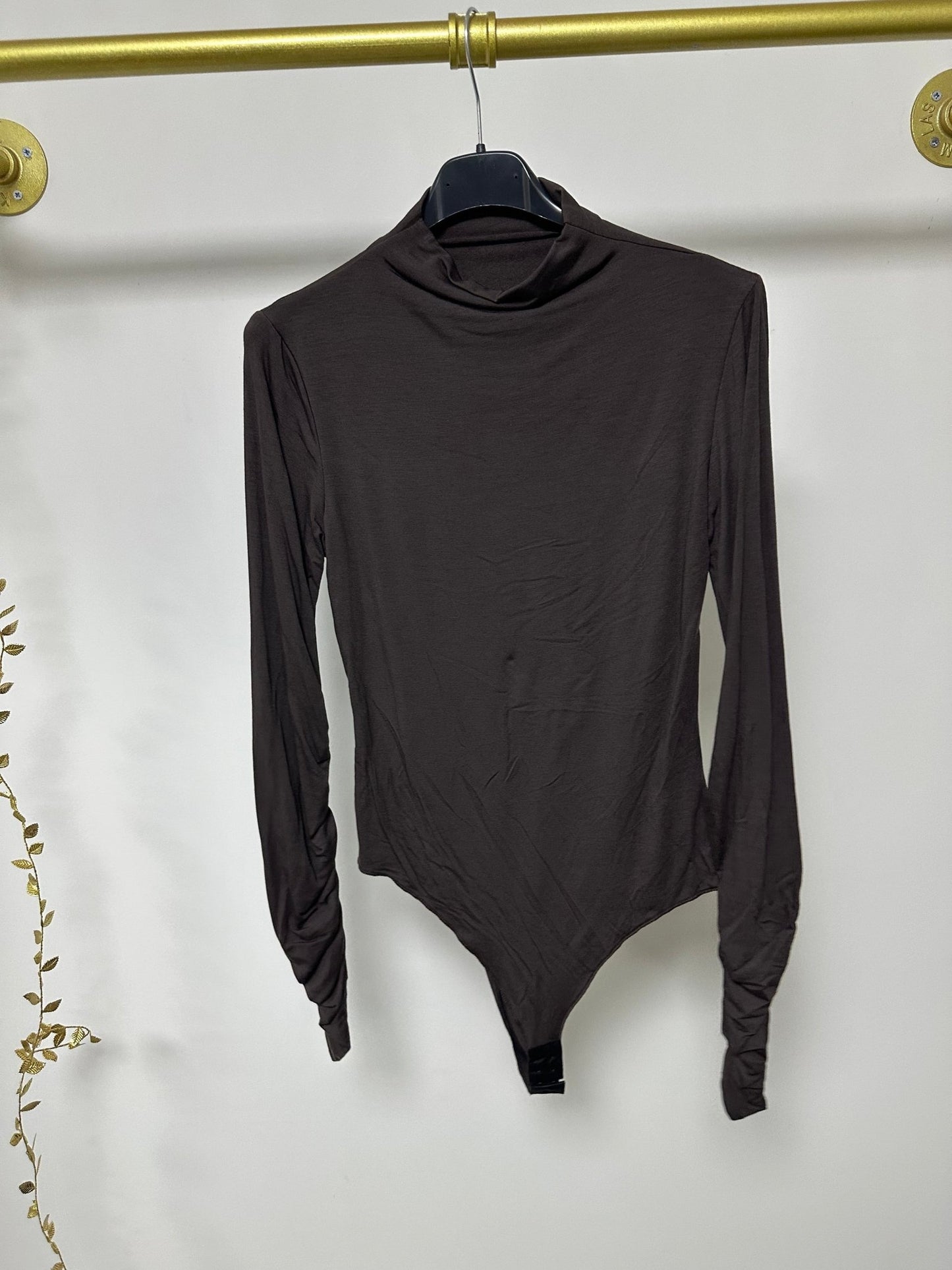 LOTTI hosszú fél garbó barna felső / body - BELADY