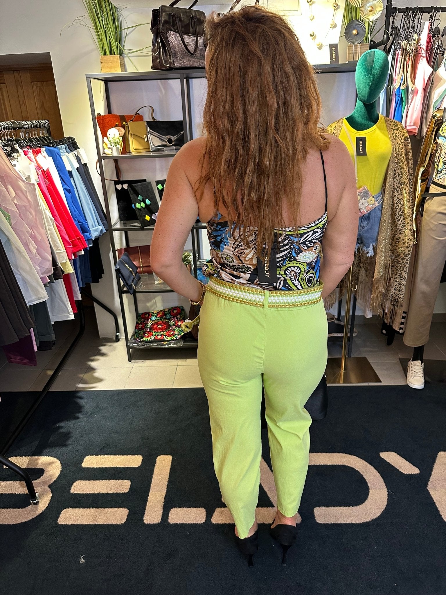 ZORA pisztácia elasztikus nadrág övvel - BELADY